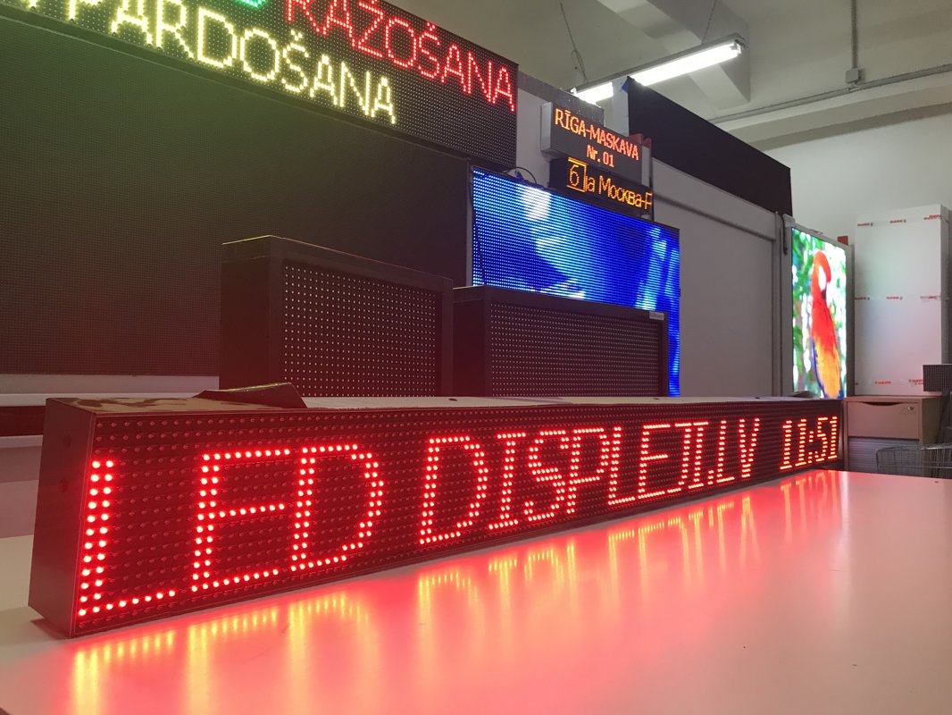 LED skrējošā rinda, 165cm x 53cm, sarkanā krāsā - LEDdispleji.lv