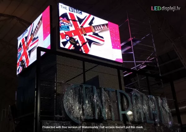 Centralais Gastro Tirgus, Riga, Četri LED Video Ekrāni